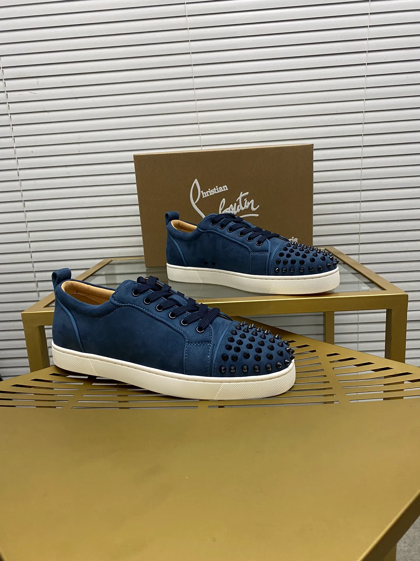 (Customized model) Ex-factory price is 480. christian louboutin (CL red sole shoes) counter series, casual sneakers for couples 📢 📢 📢 Exclusive hot style release 🎈🎈💪 Movable latex feet 👻 Finished outsole line [Proud] 😝Female 35-40# Male 38#-46, global supply😝 [Top version]: Original imported genuine leather upper, top original leather lining, original molded TPU outsole, original 1:1 detail processing, original shoe last,